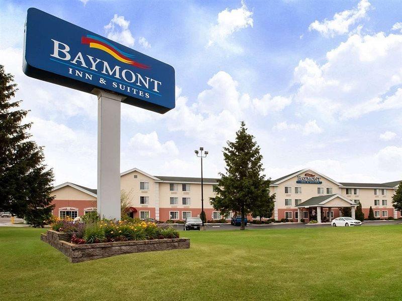 Baymont By Wyndham Mackinaw City Exterior photo